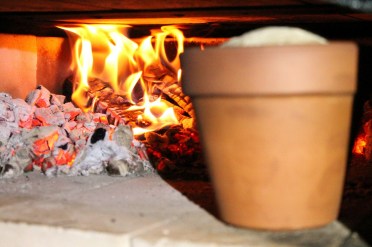 Tontopf-Brot-Holzbackofen